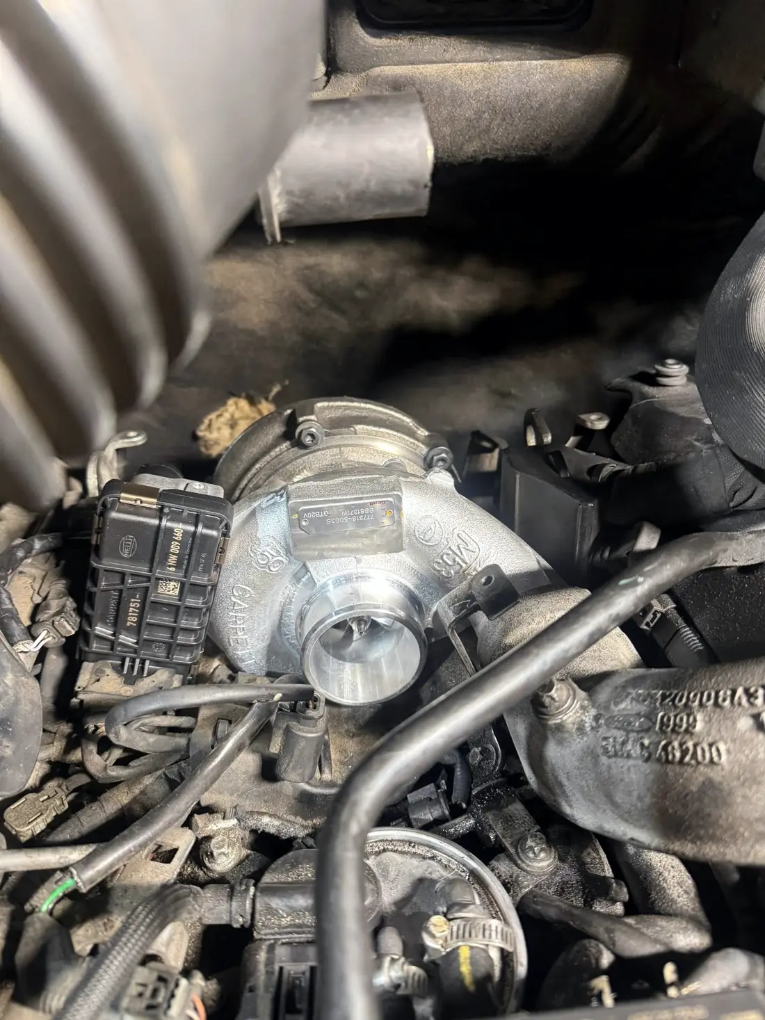 Turbocharger actuator, close up